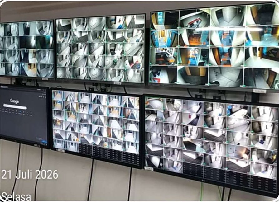 Video wall di ruang monitoring CCTV